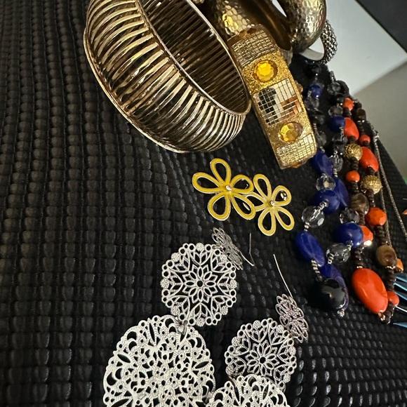 Fashion Jewelry Bundle - Picture 9 of 17